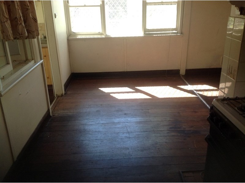 1 Woodloes Street, Cannington WA 6107