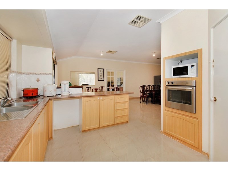 9 Thurloe Way, Canning Vale WA 6155