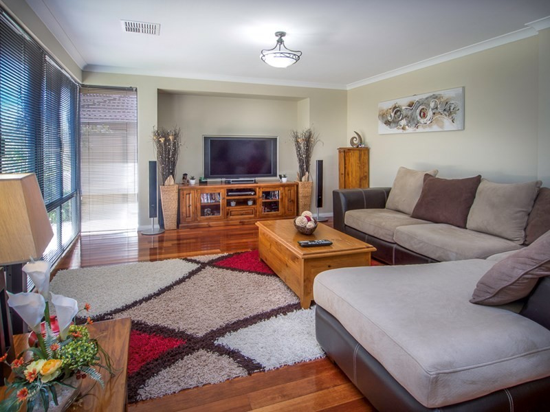 5 Donegal Court, Seville Grove WA 6112