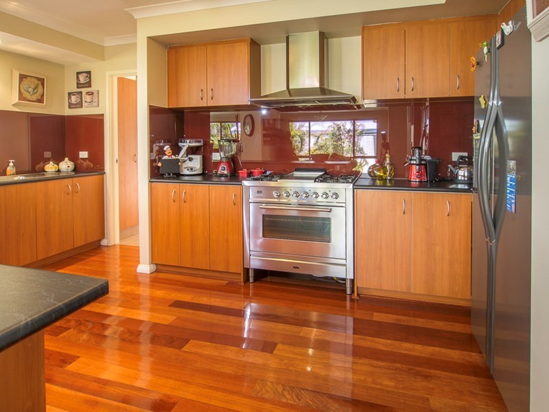 5 Donegal Court, Seville Grove WA 6112