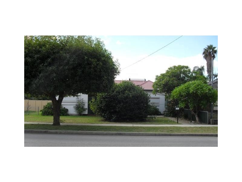 18 The Crescent, Maddington WA 6109