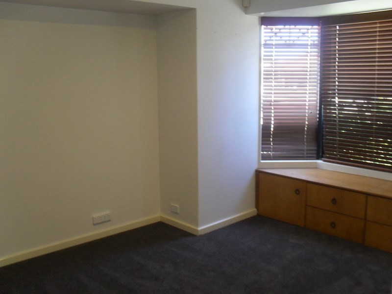 19 Needlewood Rise, Kenwick WA 6107