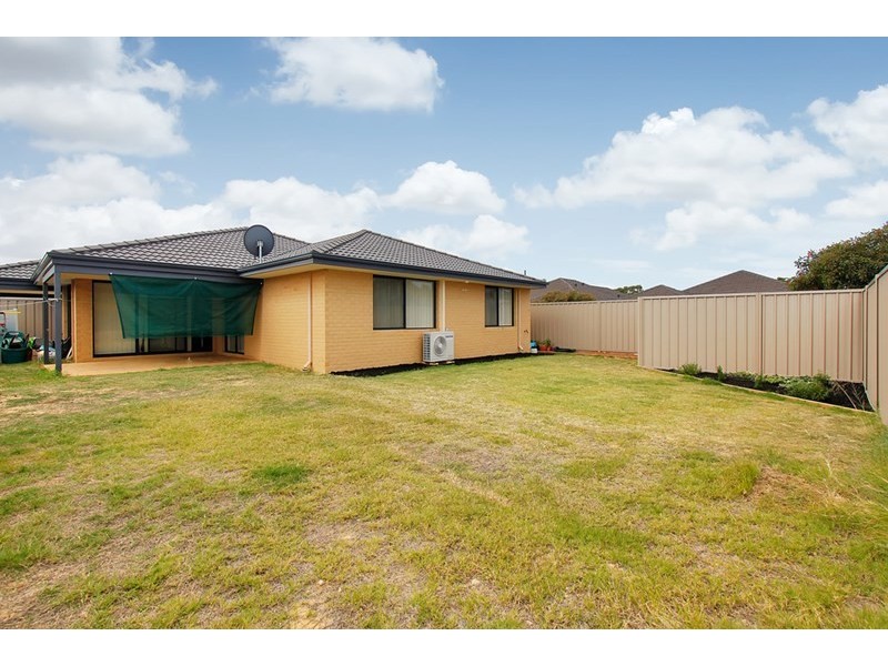 19 Kemshall Way, Maddington WA 6109