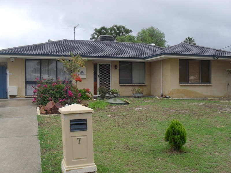 7 Bardfield Way, Gosnells WA 6110