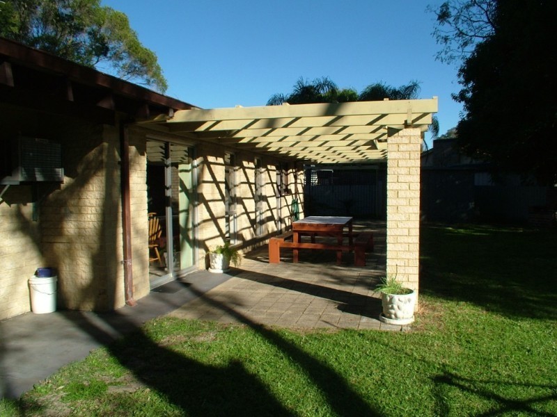 8 Thursley Way, Gosnells WA 6110