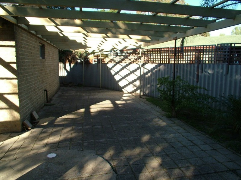 8 Thursley Way, Gosnells WA 6110