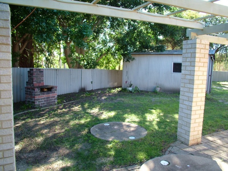 8 Thursley Way, Gosnells WA 6110