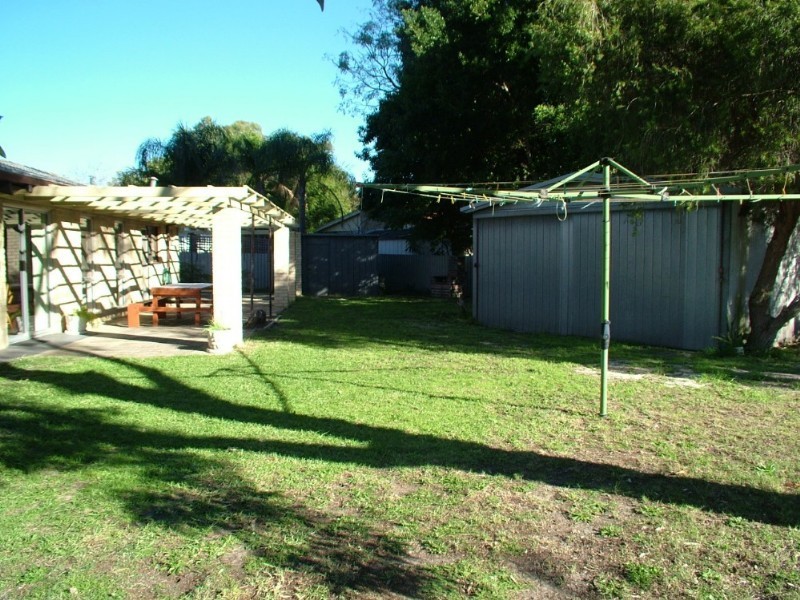 8 Thursley Way, Gosnells WA 6110