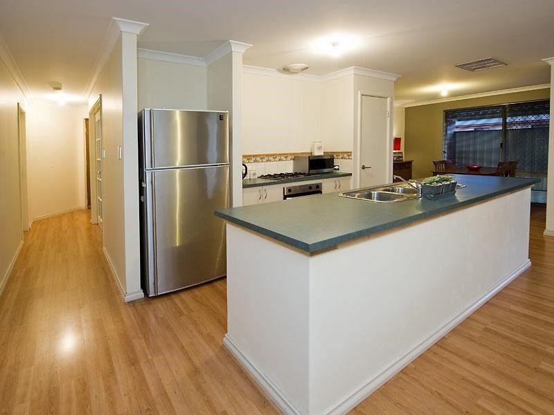 7 Ralphs Street, Seville Grove WA 6112