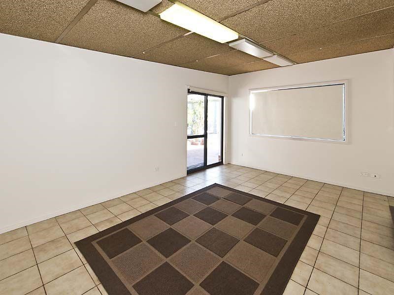 30 Edinbridge Road, Kenwick WA 6107