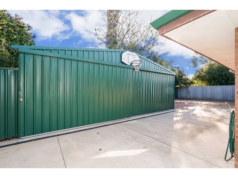 27 James Street, Gosnells WA 6110