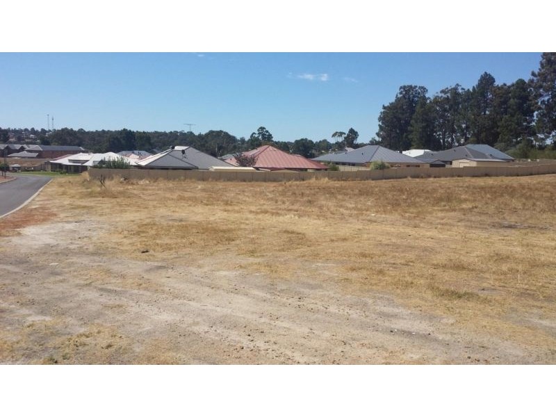 15 Jacaranda Loop, Collie WA 6225