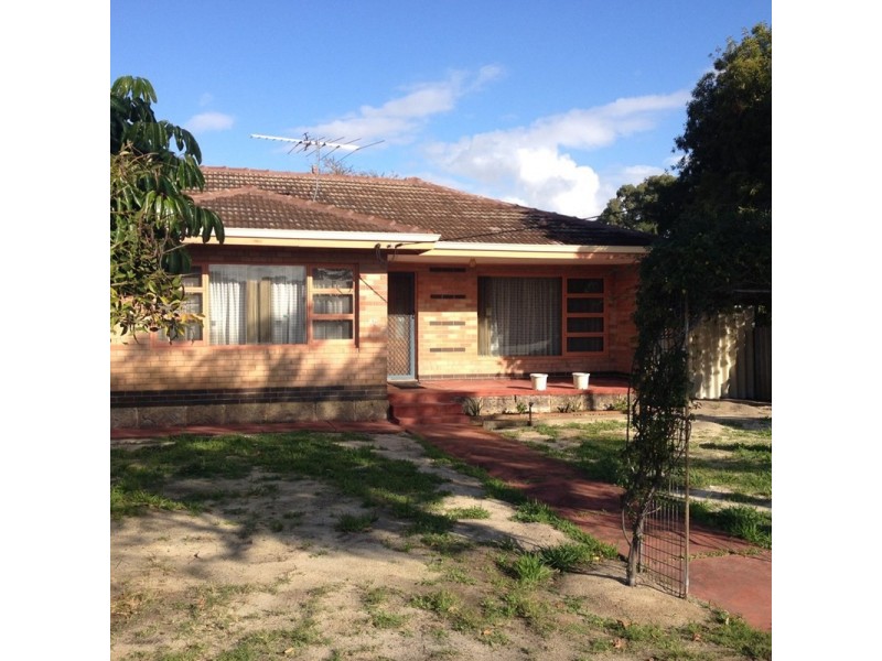 48 Spring Road, Thornlie WA 6108