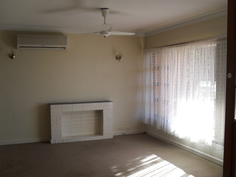 48 Spring Road, Thornlie WA 6108