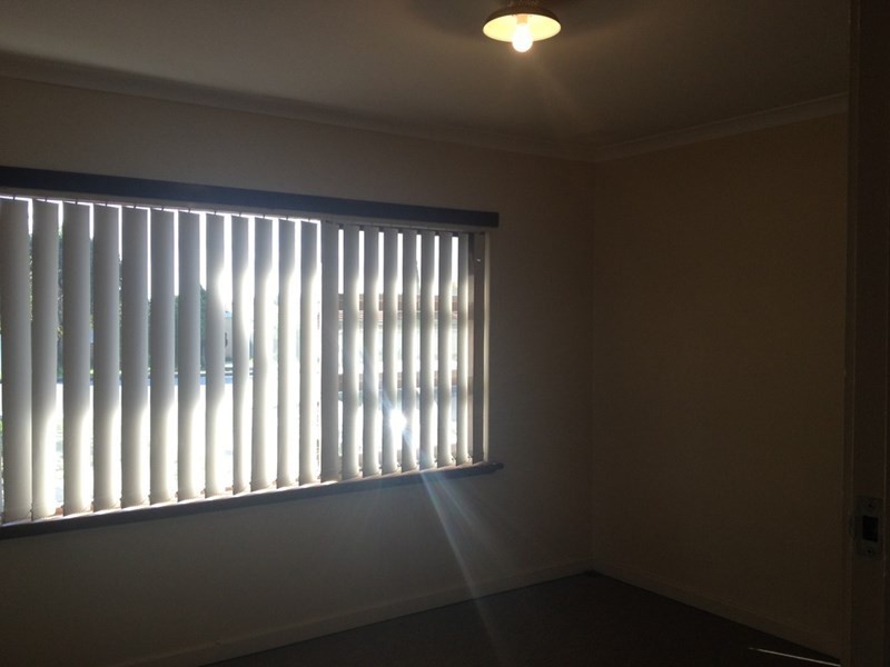 48 Spring Road, Thornlie WA 6108