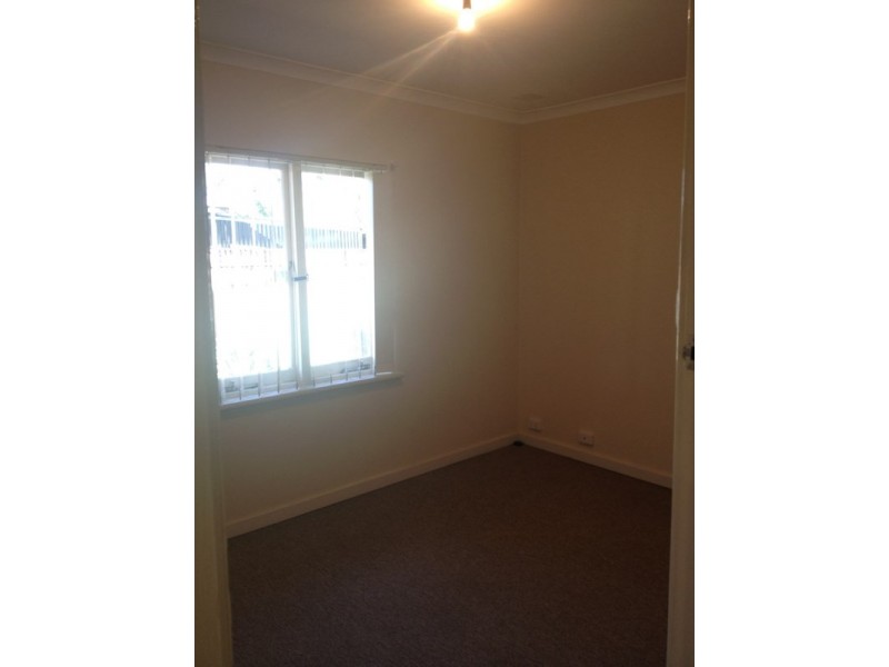 48 Spring Road, Thornlie WA 6108