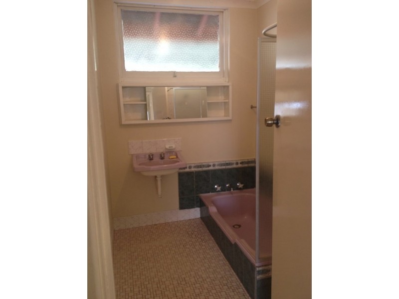 48 Spring Road, Thornlie WA 6108