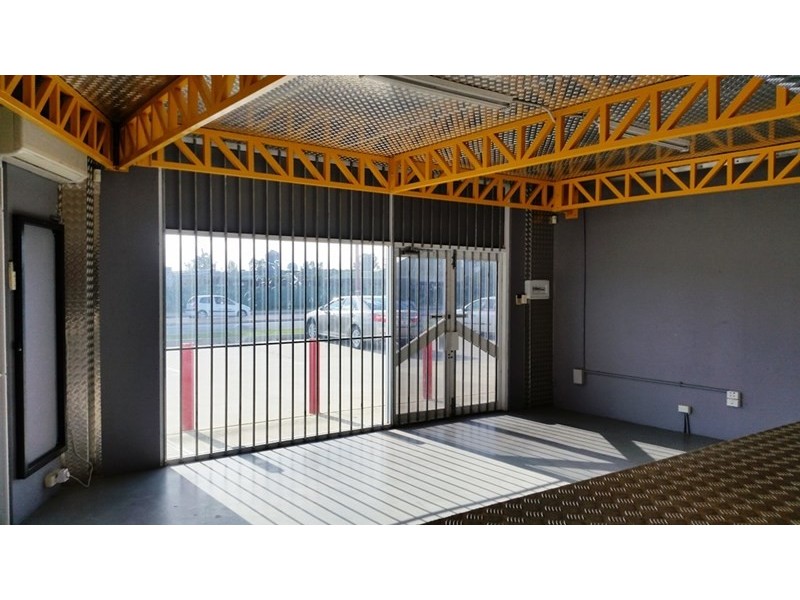 2/111 KELVIN Road, Maddington WA 6109