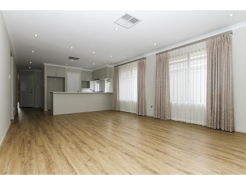 10 Lendich Pass, Maddington WA 6109