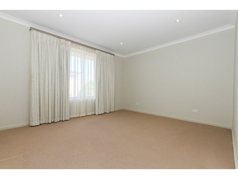 10 Lendich Pass, Maddington WA 6109