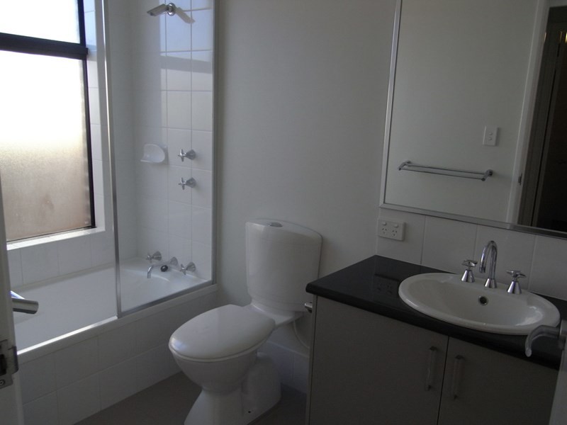 5/102 Westfield Road, Kelmscott WA 6111