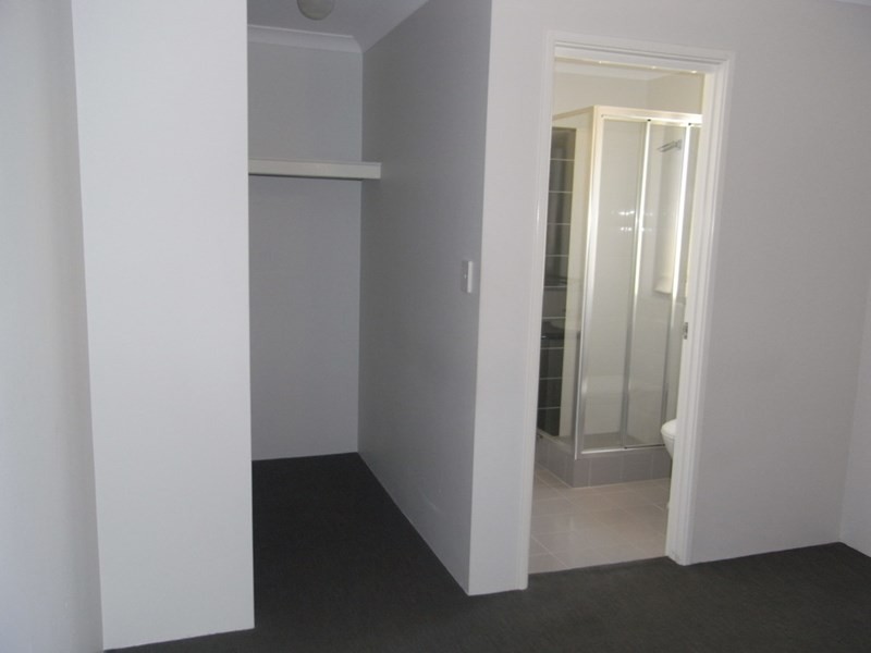 5/102 Westfield Road, Kelmscott WA 6111