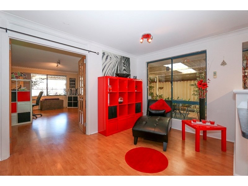 6 Hynes Court, Huntingdale WA 6110