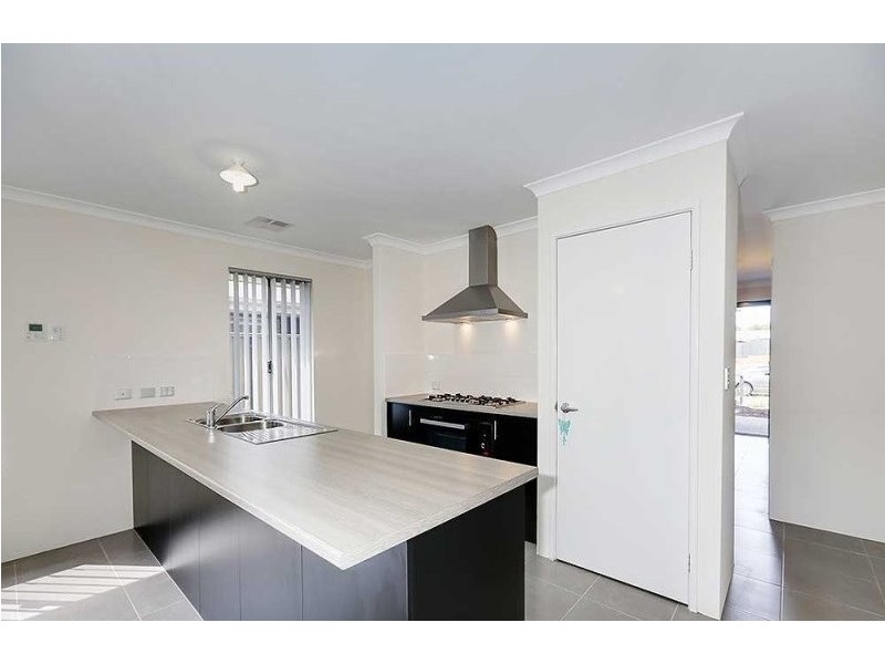 15 Casitas Street, Champion Lakes WA 6111