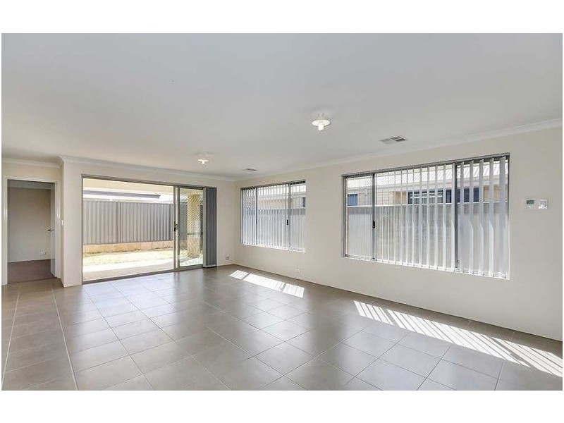 15 Casitas Street, Champion Lakes WA 6111