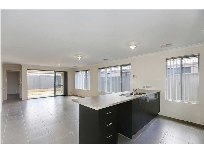 15 Casitas Street, Champion Lakes WA 6111