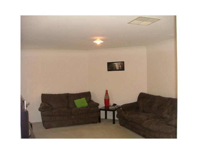 15 Edinbugh Road, Seville Grove WA 6112