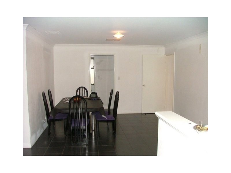 15 Edinbugh Road, Seville Grove WA 6112