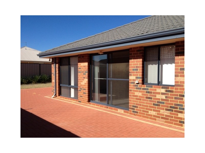 11 Kinnear Trail, Byford WA 6122