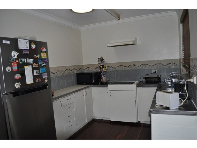 2 Cedar Way, Maddington WA 6109