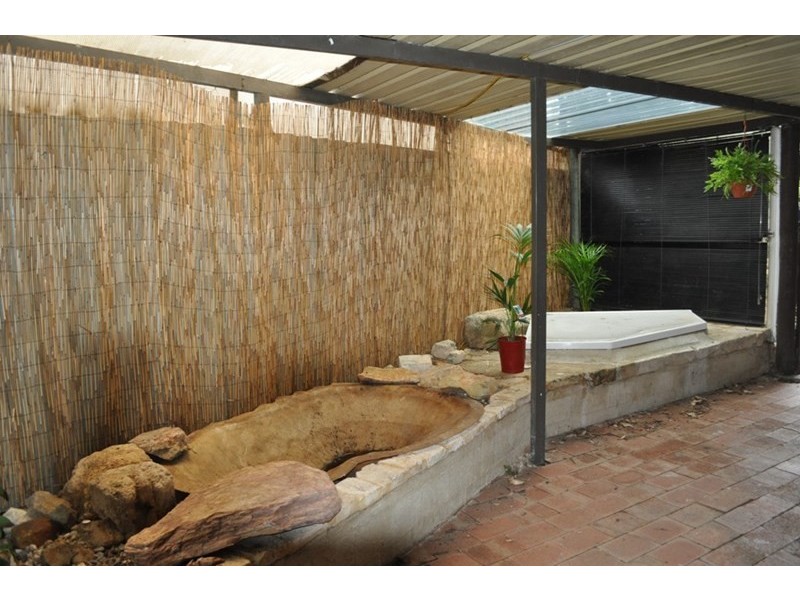 2 Cedar Way, Maddington WA 6109