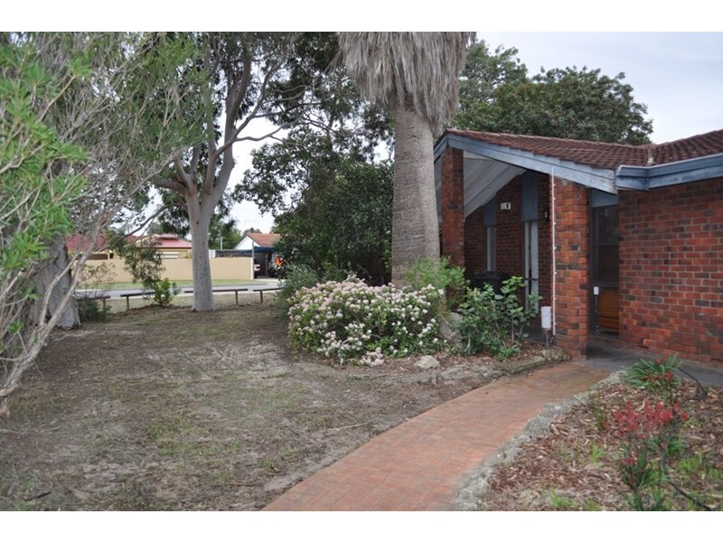 2 Cedar Way, Maddington WA 6109