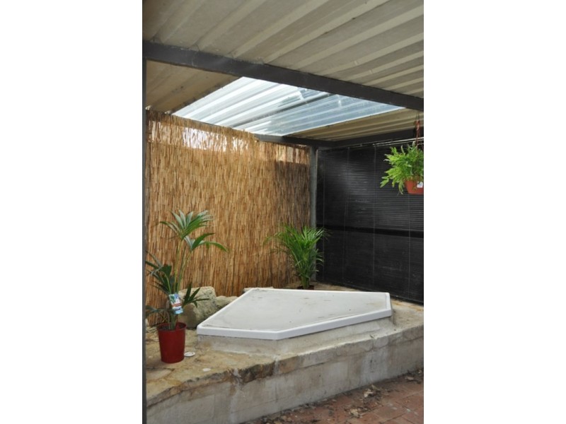 2 Cedar Way, Maddington WA 6109