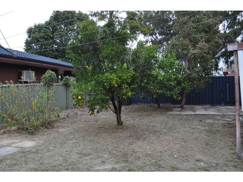 2 Cedar Way, Maddington WA 6109