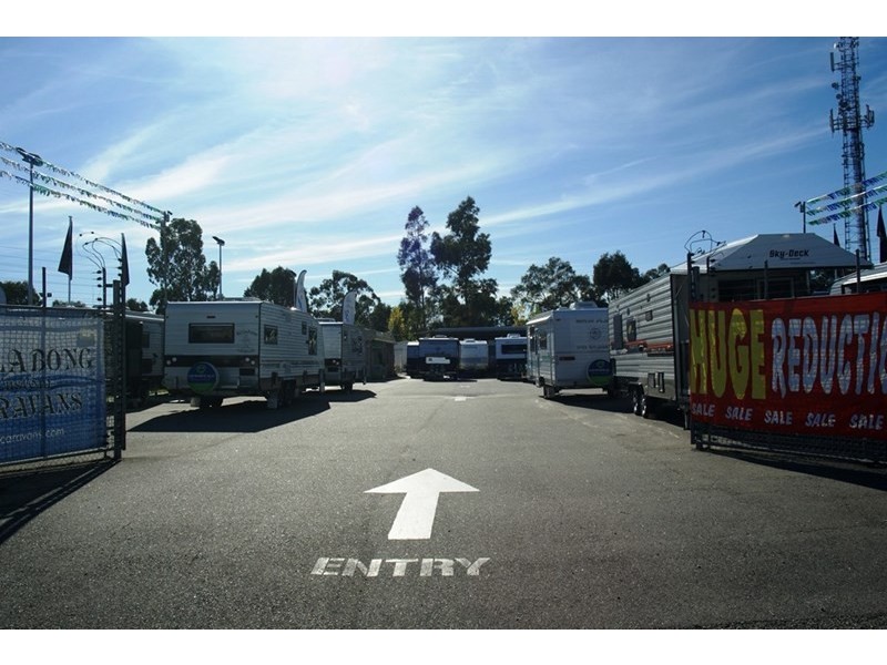 1922 ALBANY Highway, Maddington WA 6109