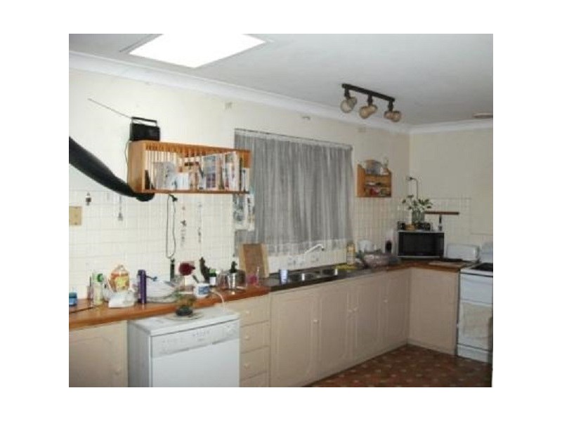 5 Woburn Way, Kelmscott WA 6111