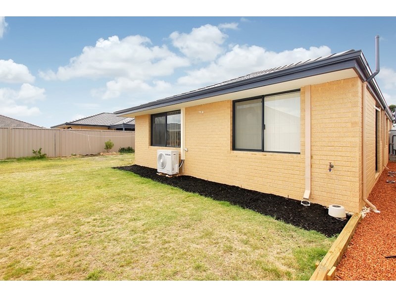 19 Kemshall Way, Maddington WA 6109