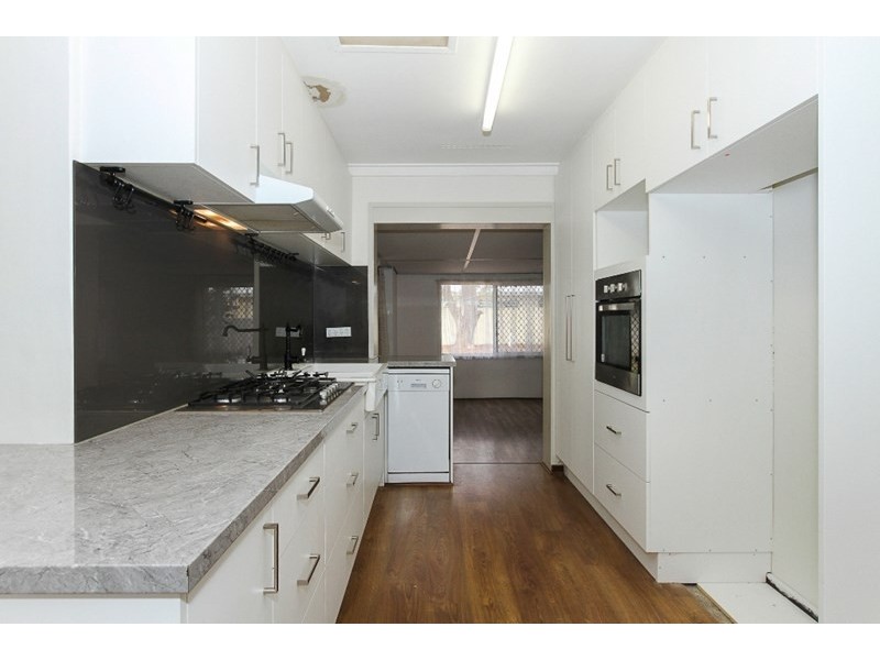 19 Coachwood Way, Maddington WA 6109