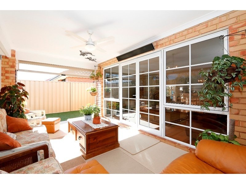 4 Strathmore Lane, Thornlie WA 6108