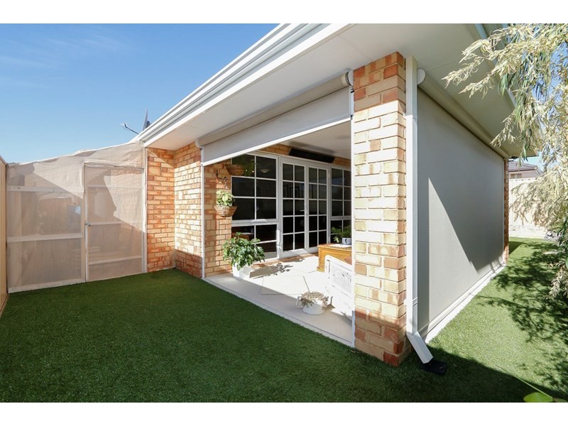 4 Strathmore Lane, Thornlie WA 6108
