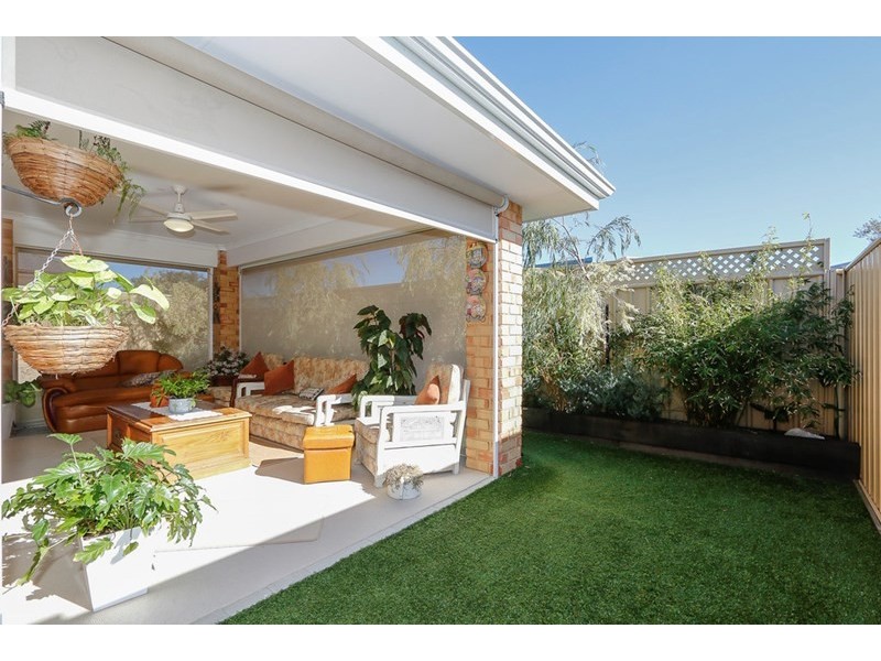 4 Strathmore Lane, Thornlie WA 6108
