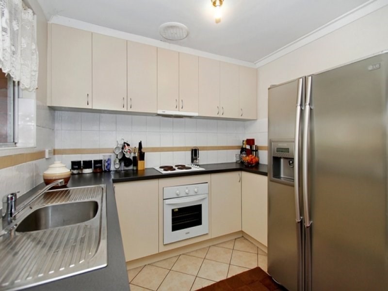 13 Barcombe Way, Gosnells WA 6110