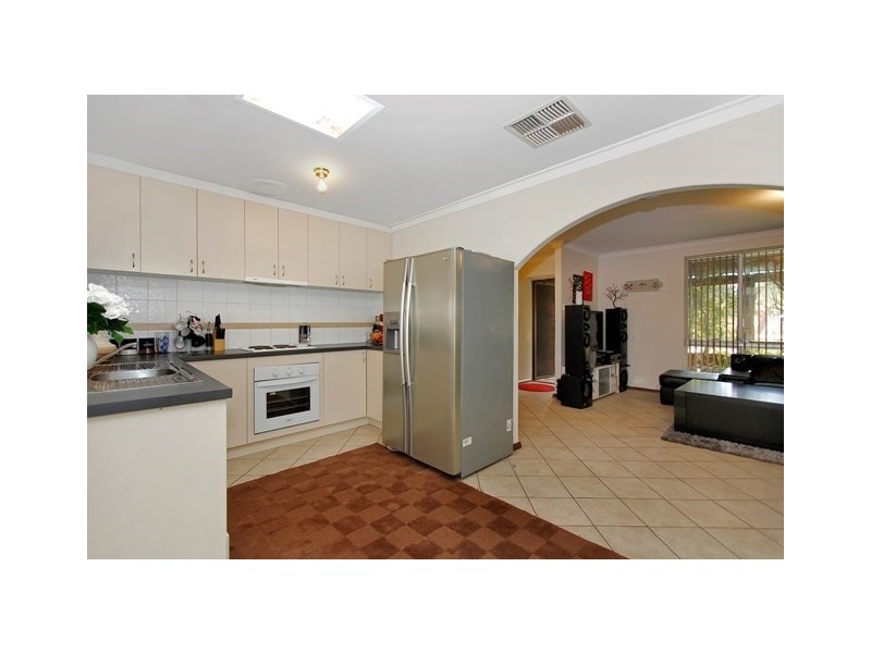 13 Barcombe Way, Gosnells WA 6110