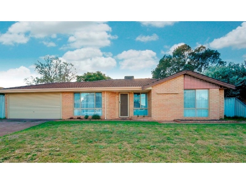 25 Sayer Crescent, Gosnells WA 6110