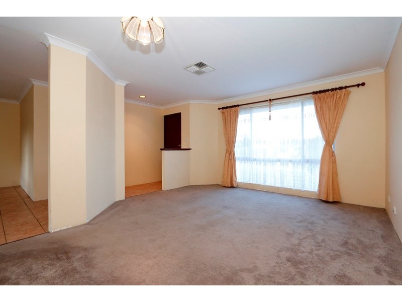 25 Sayer Crescent, Gosnells WA 6110