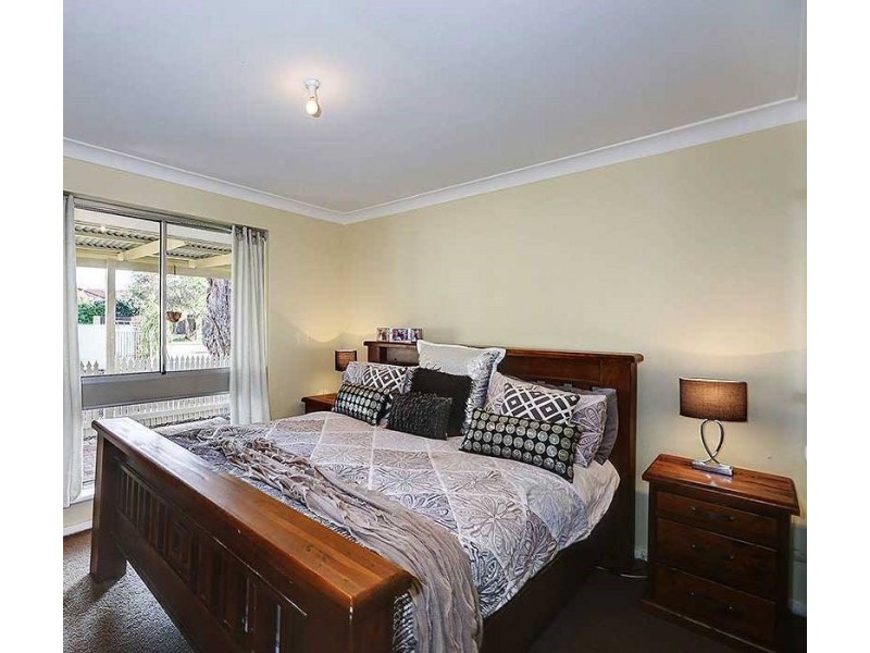 10 Coral Street, Martin WA 6110